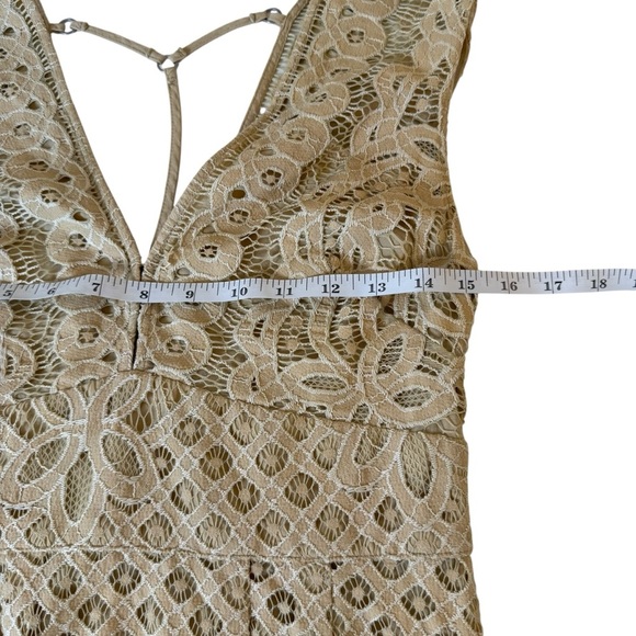 Free People One Million Lovers Ivory Cream Crochet Lace V-Neck Mini Dress Size 6 - Picture 8 of 11